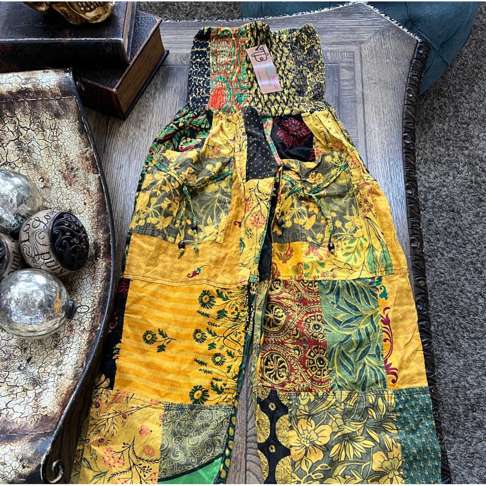 Woman’s Tribal harem pants